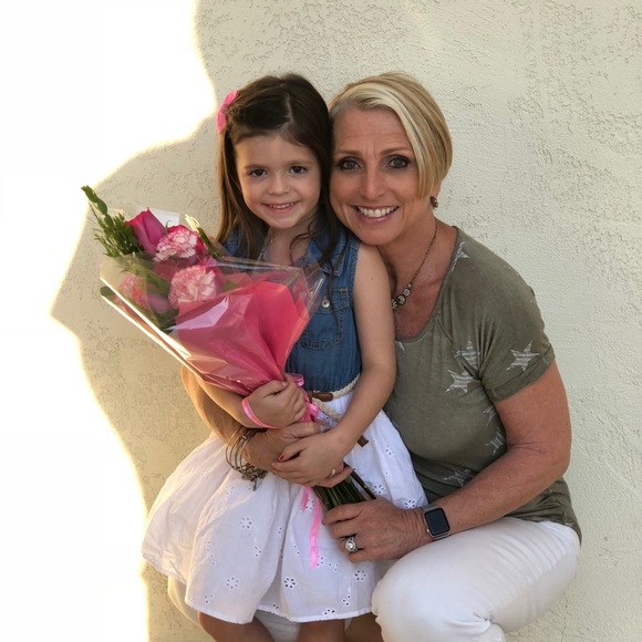 Meet your Posher, Katie - Picture 1 of 2